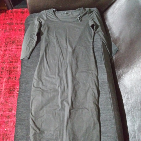 Dresses - Picture 6 of 8